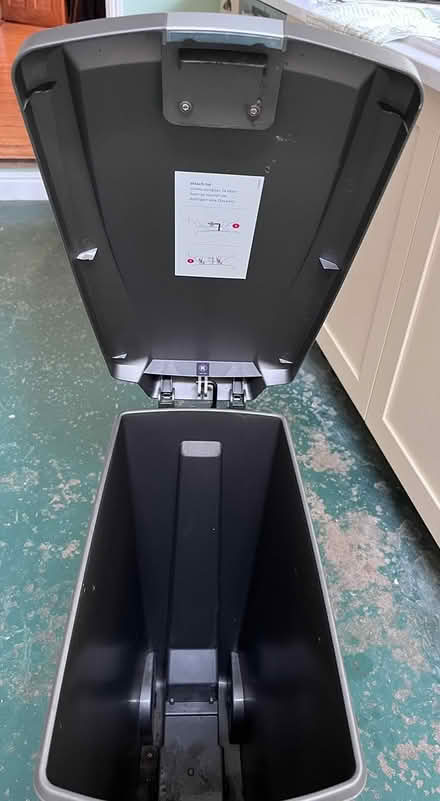 Photo of free Pedal bin (Cambridge CB1 (Romsey)) #3