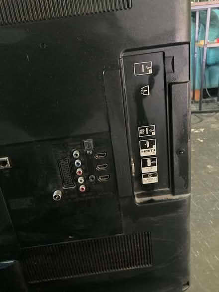 Photo of free Sony 40 inch flat TV with remove (Camp Hill CV10) #2
