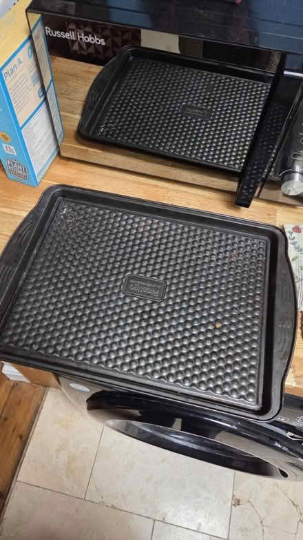 Photo of free Oven tray and frying pan (Twickenham) #2