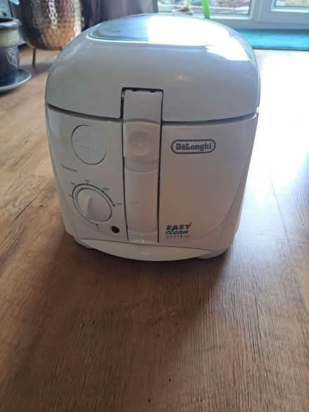 Photo of free DeLonghi Deep Fat Fryer (Horsham RH13) #1