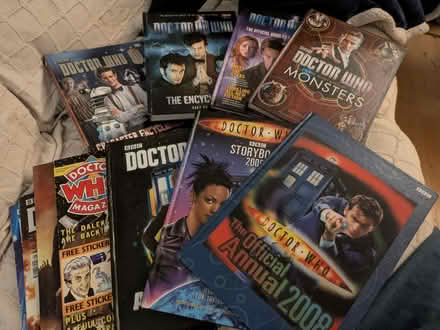 Photo of free Dr Who books and magazines (Fry’s Hill OX4) #1