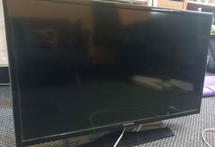 Photo of free Samsung 32" LED TV (Heaton Park M25) #1