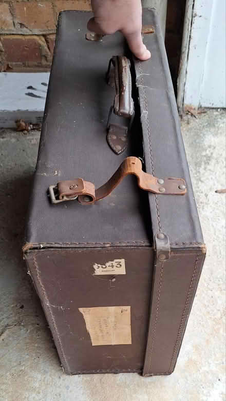 Photo of free Antique case (Ware SG12) #3