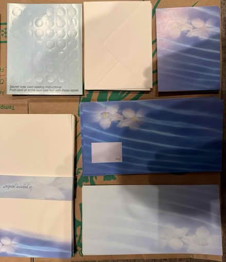 Photo of free Stationery set with floral design (Valencia Avenue, Sunnyvale) #4