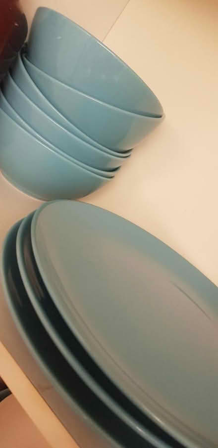 Photo of free Blue dinner plates/bowls (Dukinfield SK16) #1