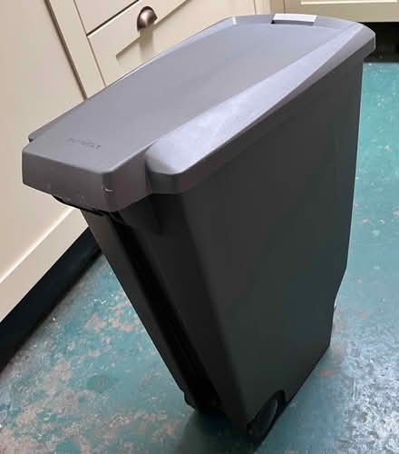 Photo of free Pedal bin (Cambridge CB1 (Romsey)) #4