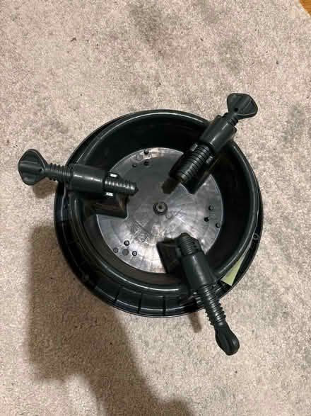 Photo of free Christmas Tree Stand (Oxford OX1) #2