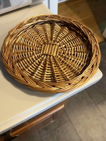 Photo of free flat wicker basket 9" (Prospect and DeAnza) #1