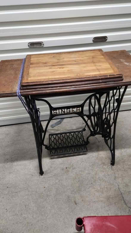 Photo of free Singer sewing machine table 2 (Birchmount and Danforth) #2