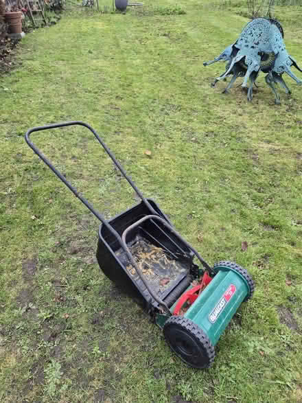 Photo of free Manual lawnmower (Blackheath, SE13) #2