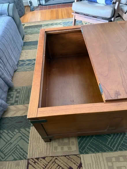 Photo of free Coffee table with storage (Silver Spring (off of E.Wayne)) #4