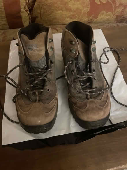 Photo of free ladies walking boots (Heddon on the Wall) #1