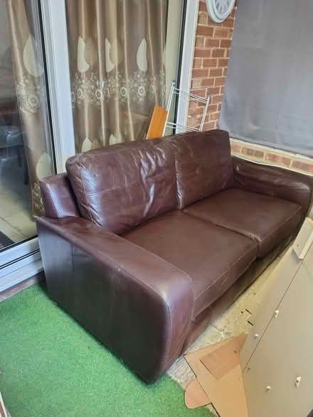 Photo of free Leather settee (Aylesbury HP19) #1