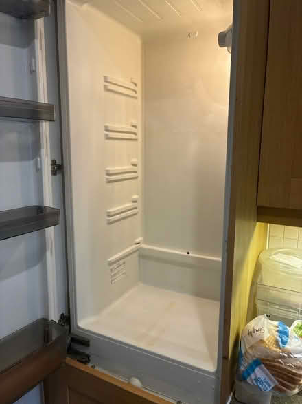 Photo of free Neff integrated fridge/freezer (aylesbury HP19) #2