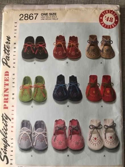 Photo of free Simplicity pattern for baby booties (AB16) #1