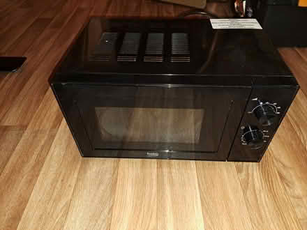 Photo of free Working microwave (Horsforth LS18) #1