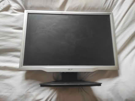 Photo of free 22" monitor (Bermondsey Square SE1) #1