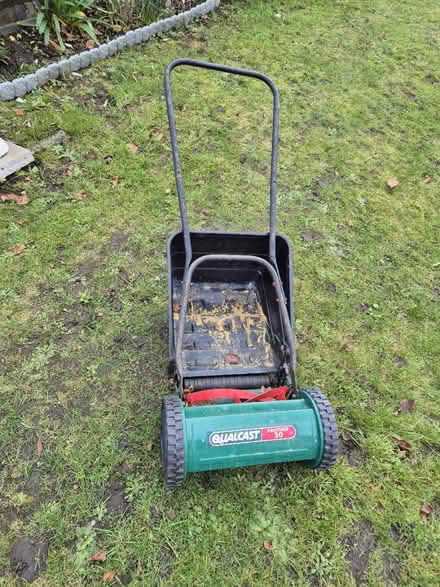 Photo of free Manual lawnmower (Blackheath, SE13) #1
