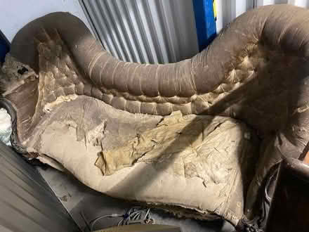 Photo of free victorian sofa for reupholstering (IP3) #1