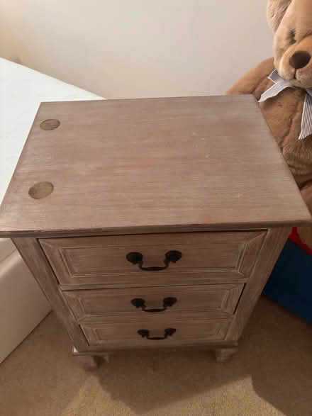 Photo of free Small chest drawers/ bed side table (DE65 Hilton) #2