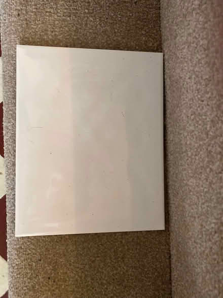 Photo of free White wall tiles - box of 20 20x25 cm. Also 5 x 15x15 cm. . (Woodstock OX20) #1