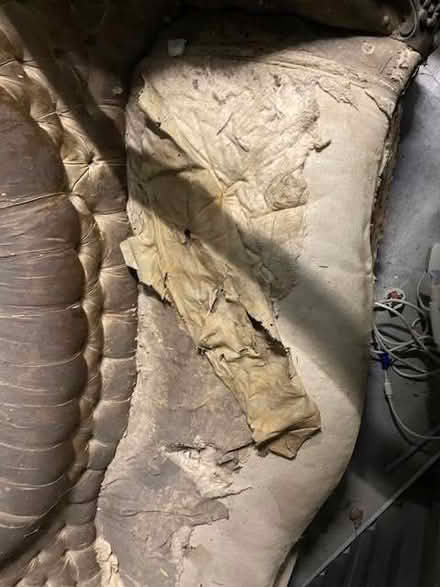 Photo of free victorian sofa for reupholstering (IP3) #4