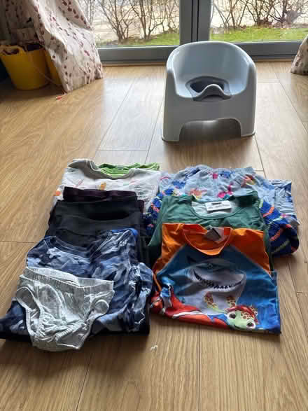 Photo of free Bundle of unisex/boys 3/4 clothes, potty (Gracemount EH16) #1