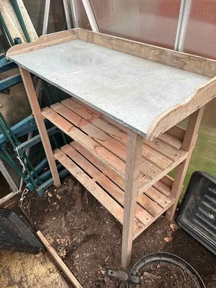 Photo of free Potting rable (Gobowen SY11) #1