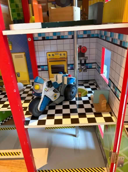 Photo of free Children's play house (Bushey WD23) #4