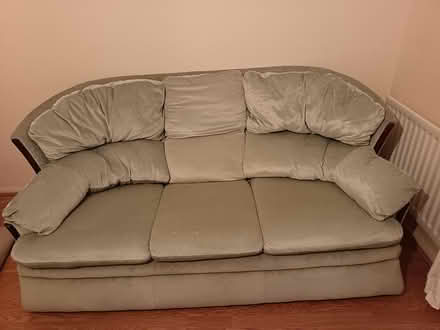 Photo of free Sofa (wallington surrey SM6) #1