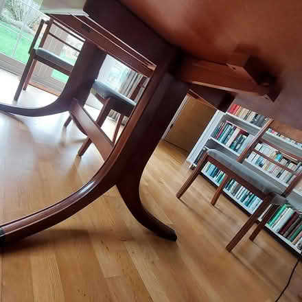 Photo of free Dining table and 6 chairs (BR6) #3