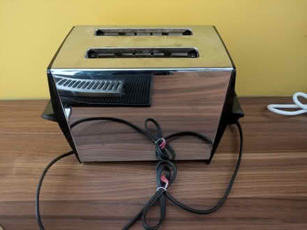 Photo of free 2-slice toaster (Chinatown / Little Italy) #1