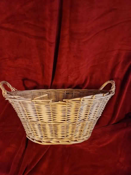 Photo of free Large basket (Juanita Kirkland) #3