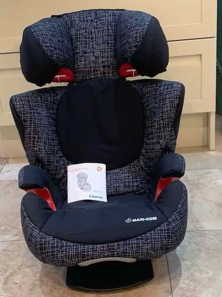 Photo of free Child's car seat: Maxi-Cosi air protect (Knowle B93) #2