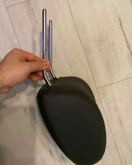 Photo of free Car Head-restraint. (Whoberley CV5) #2