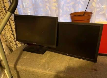 Photo of free Older monitors (Walworth SE17) #1