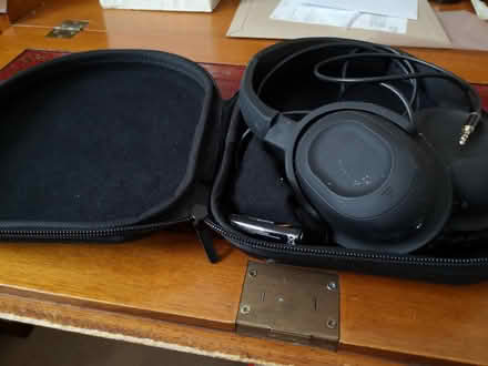 Photo of free Noise cancelling headphones (Southwick BN42) #1