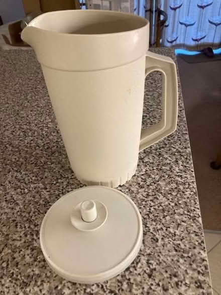 Photo of free Tupperware Jug (DA13) #1
