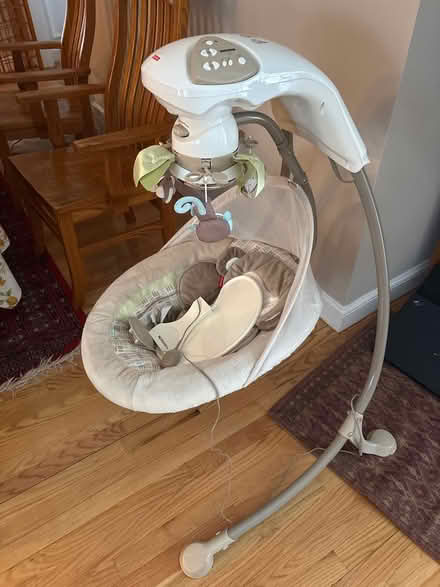 Photo of free electric rocking crib (Lexington) #1