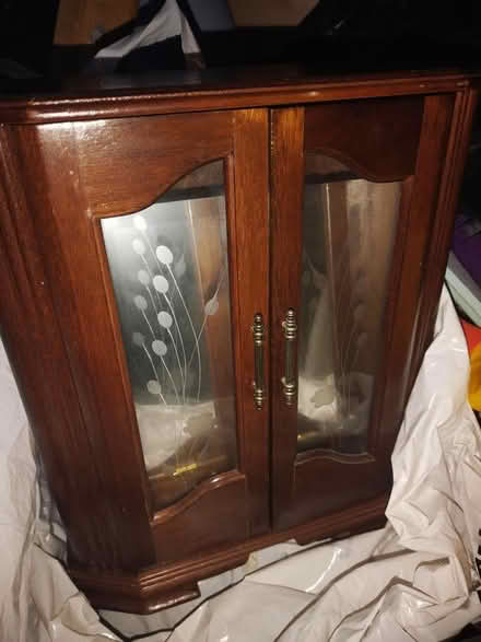 Photo of free Small jewelry wardrobe (Croydon) #2