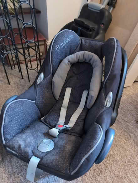 Photo of free Baby car seat with isofix (Montpelier BS6) #1