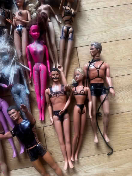 Photo of free kinky designed Barbie’s (Stoke Newington N16) #3