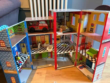 Photo of free Children's play house (Bushey WD23) #2
