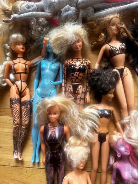Photo of free kinky designed Barbie’s (Stoke Newington N16) #2