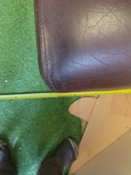 Photo of free Leather settee (Aylesbury HP19) #2