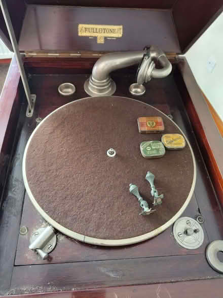 Photo of free Cabinet gramophone (Biggar ML12) #2
