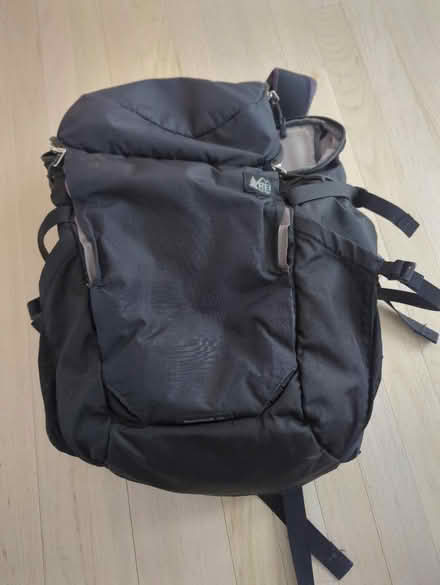 Photo of free Broken zipper REI backpack (Glen Rock) #1