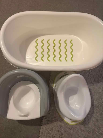 Photo of free 2 potty’s and baby bath (Plaistow E13) #2