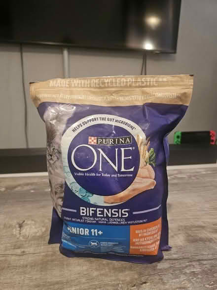 Photo of free Bag of dry cat food (Clapham Common) #1