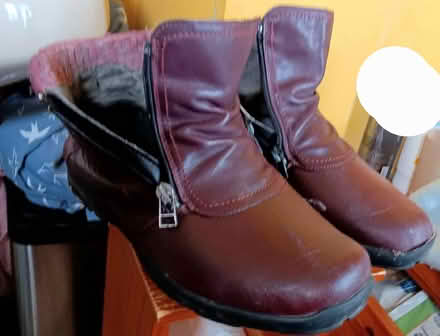Photo of free leather boots size 6 (Allington NG32) #2